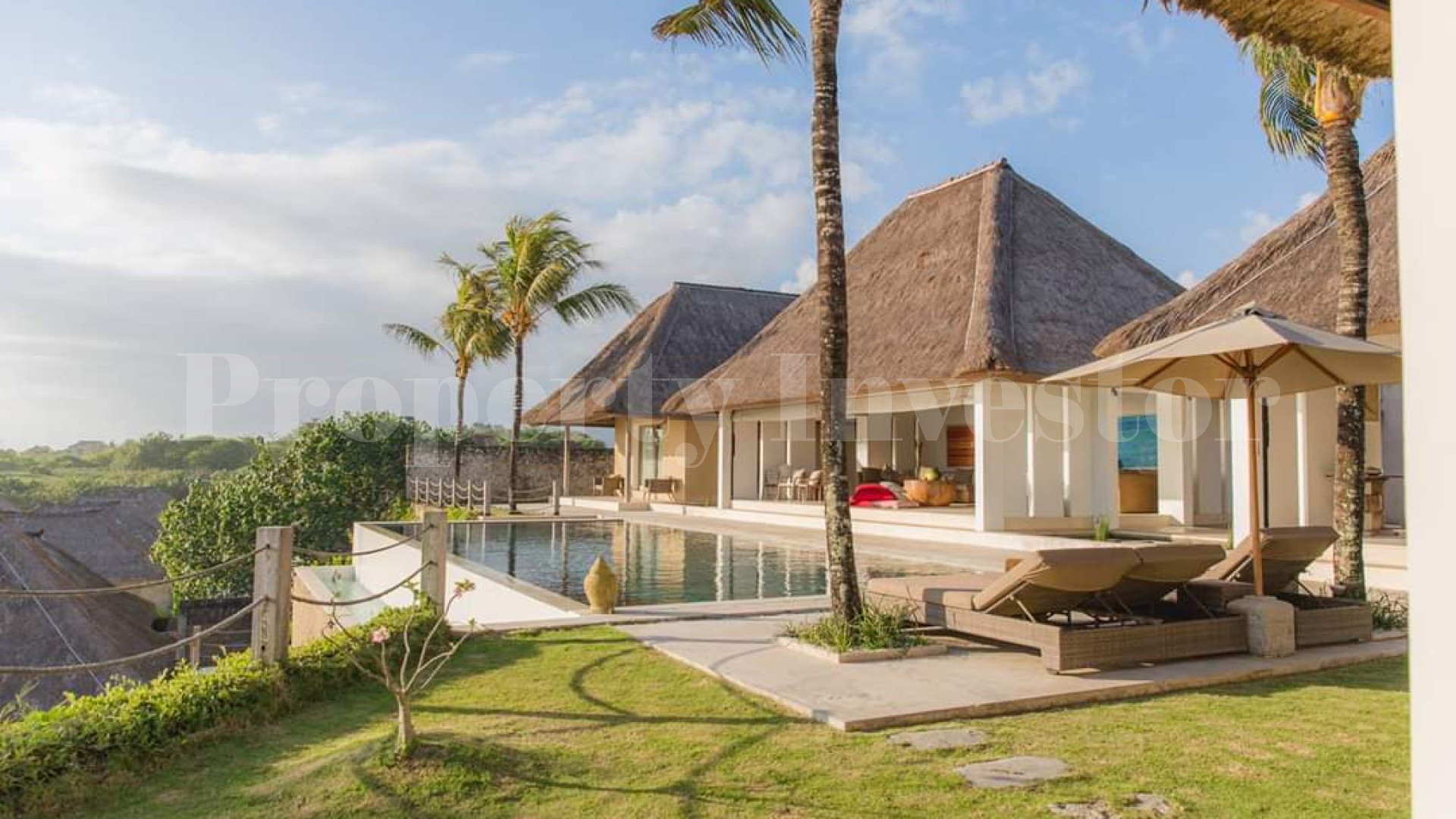 Chic Commercial Beachfront Estate with 4 Luxury Residences (17 Bedrooms) and Spacious Gardens & Pools in Tabanan, Bali
