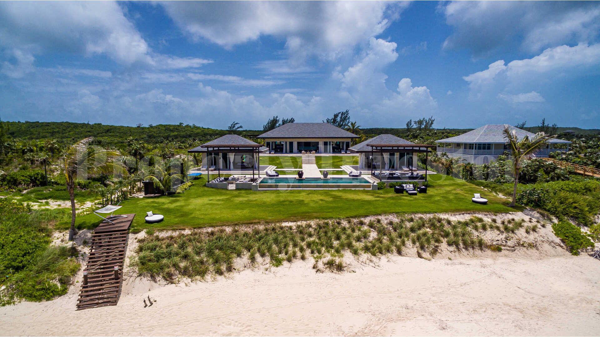 Divine 4 Bedroom Luxury Beachfront Villa for Sale in Eleuthera, the Bahamas