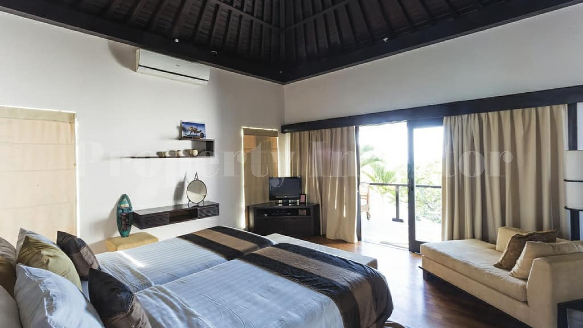 Изумительная современная вилла на 4 спальни с панорамным видом на океан в Улувату, Бали