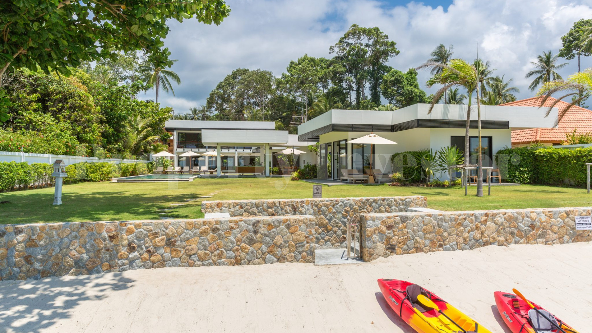 Immaculate 7 Bedroom Contemporary Beach Villa for Sale in Samui