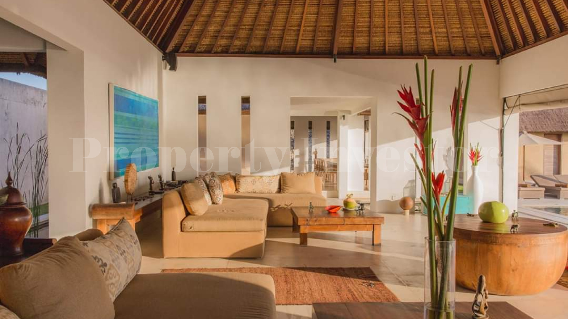 Шикарная коммерческая недвижимость на пляже из 4 роскошных резиденций на 17 спален с пышными садами и бассейнами в Табанане, Бали