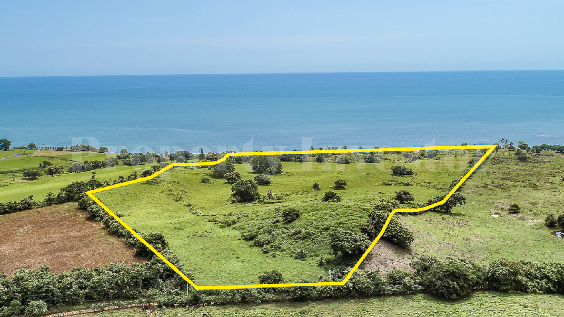 13.6 Hectare Commercial Beachfront Lot for Sale in El Manantial, Panama