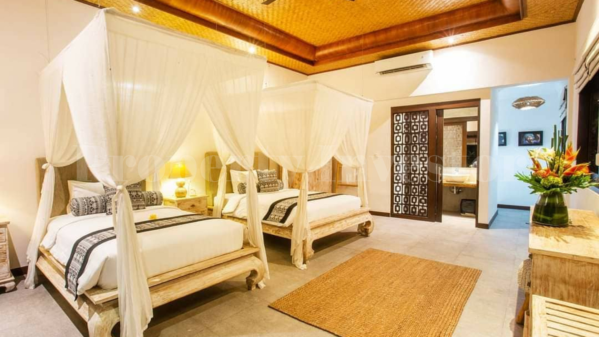 Просторная современная вилла в балийском стиле на 7 спален с лицензией отеля в Чемаги, Бали
