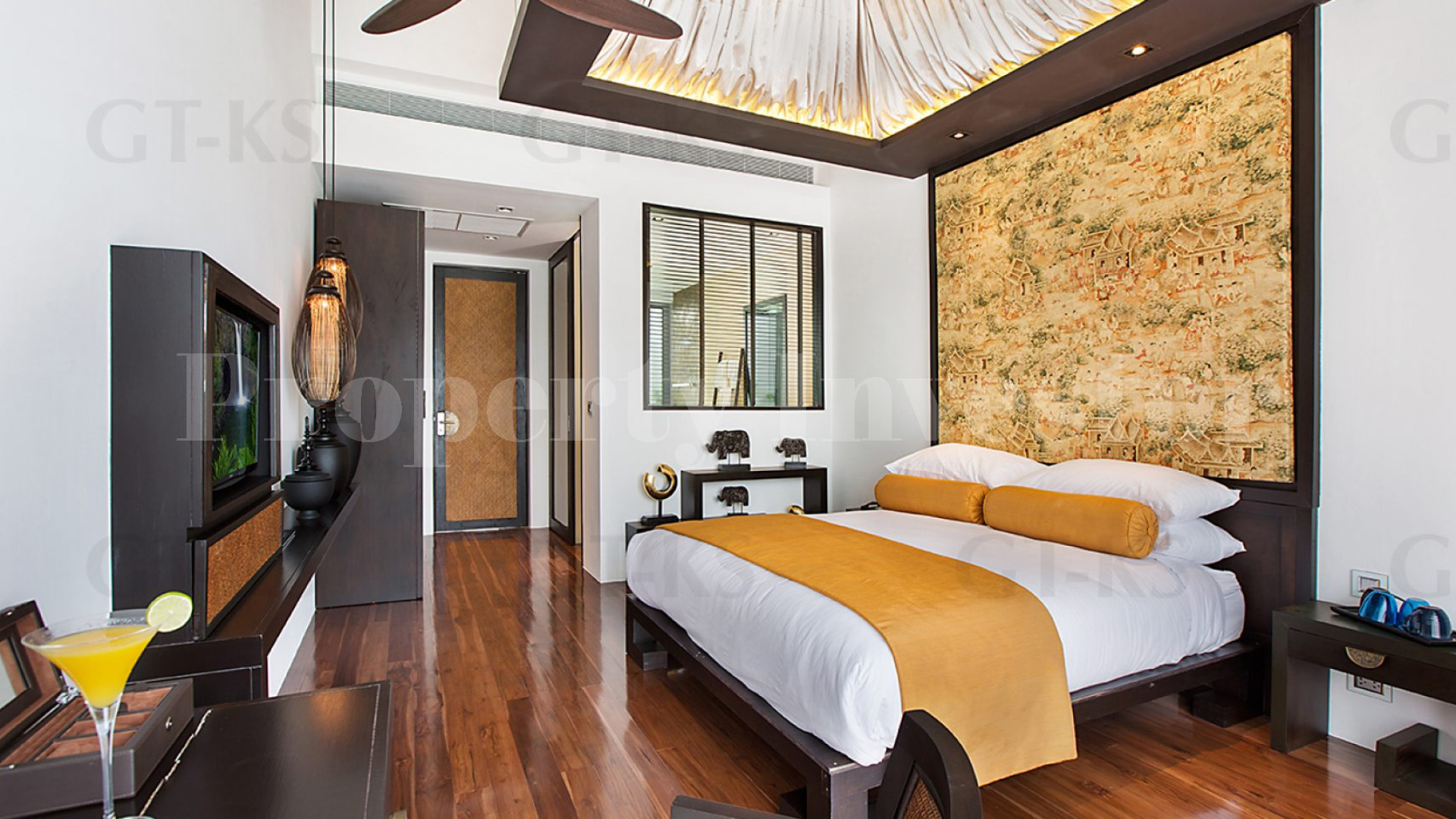 5 Bedroom Beachfront Villa for Sale in Baan Mango