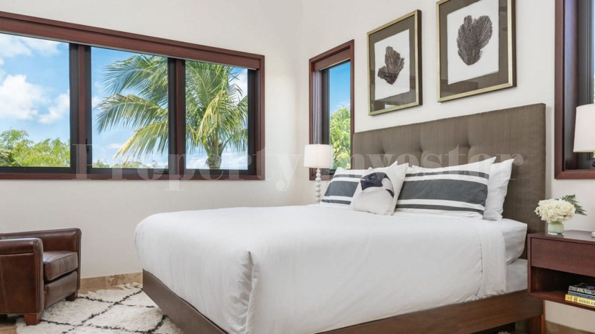 Уникальная вилла с 4 спальнями с видом на океан и панорамным видом на 360 градусов в Тёркс и Кайкос