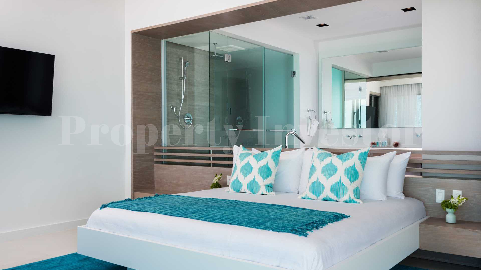 Восхитительная резиденция на пляже с 15 спальнями в Лонг Бэй, Тёркс и Кайкос