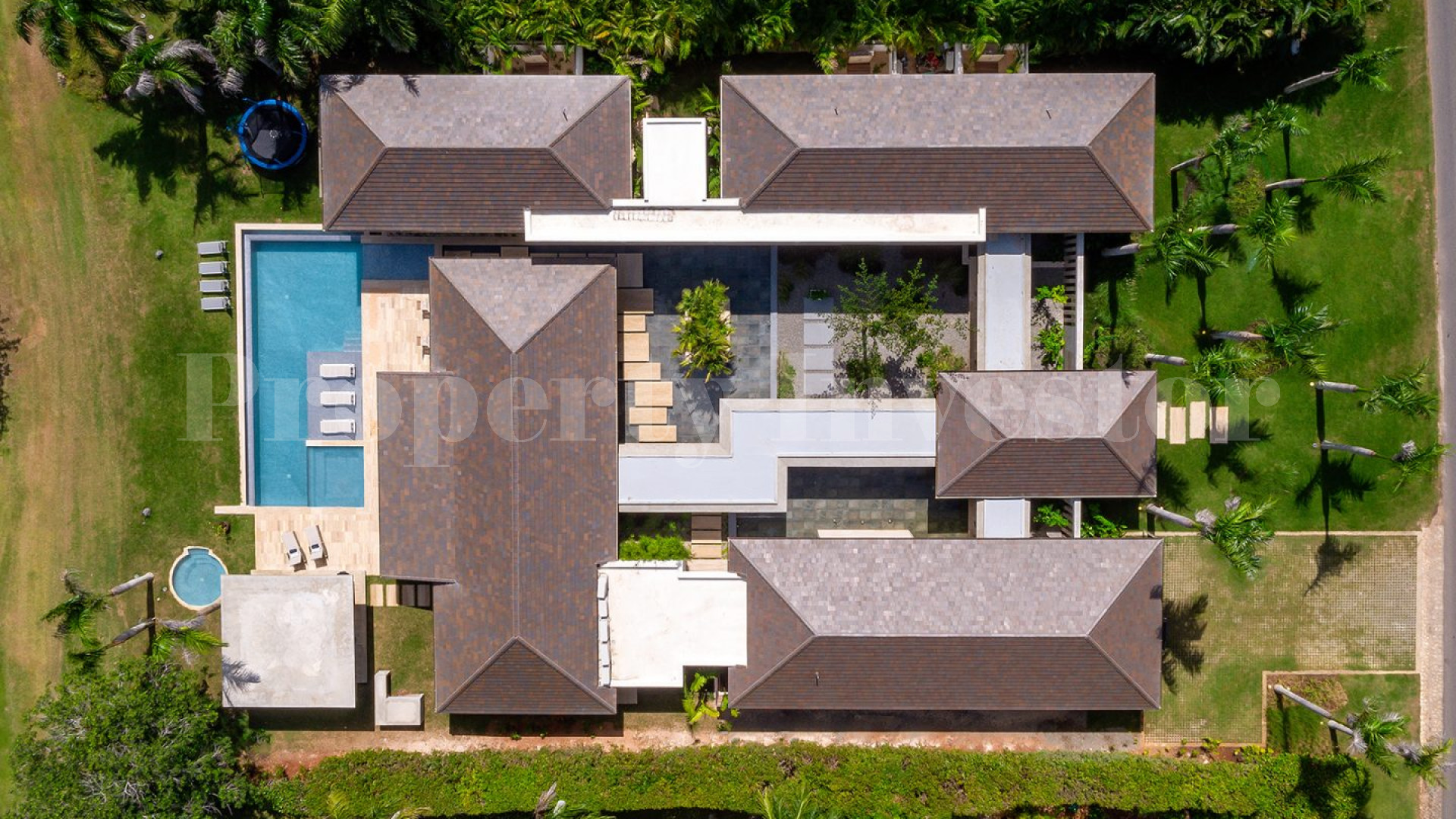 Exquisite 5 Bedroom Villa with Stunning Golf & Ocean Views for Sale in La Romana, Dominican Republic