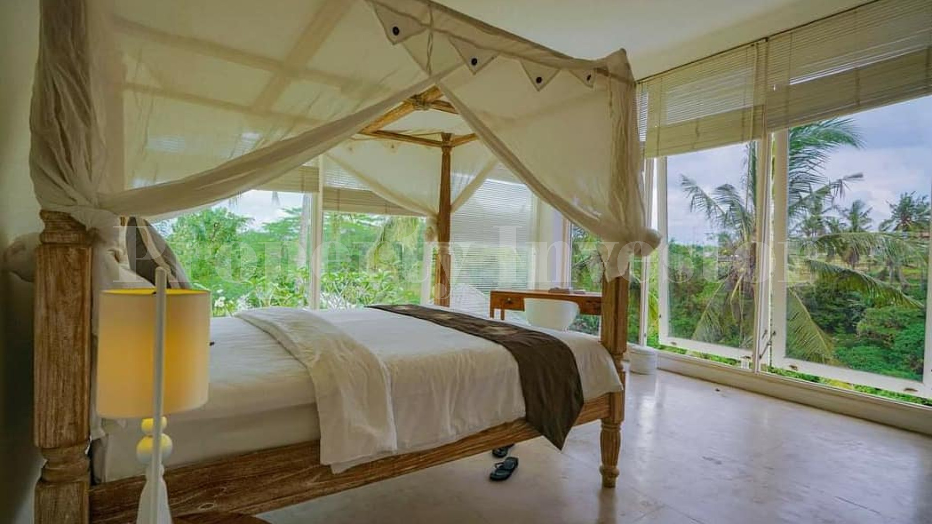 Красивая роскошная вилла на 5 спален на берегу реки в Убуде, Бали