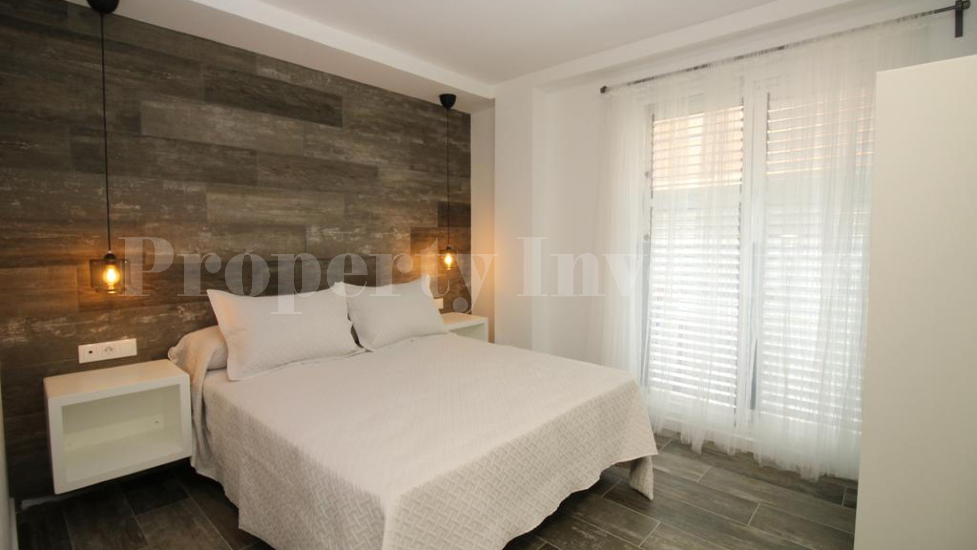Comfortable 6 Double Bedroom Hotel for Sale in Santa Pola, Spain