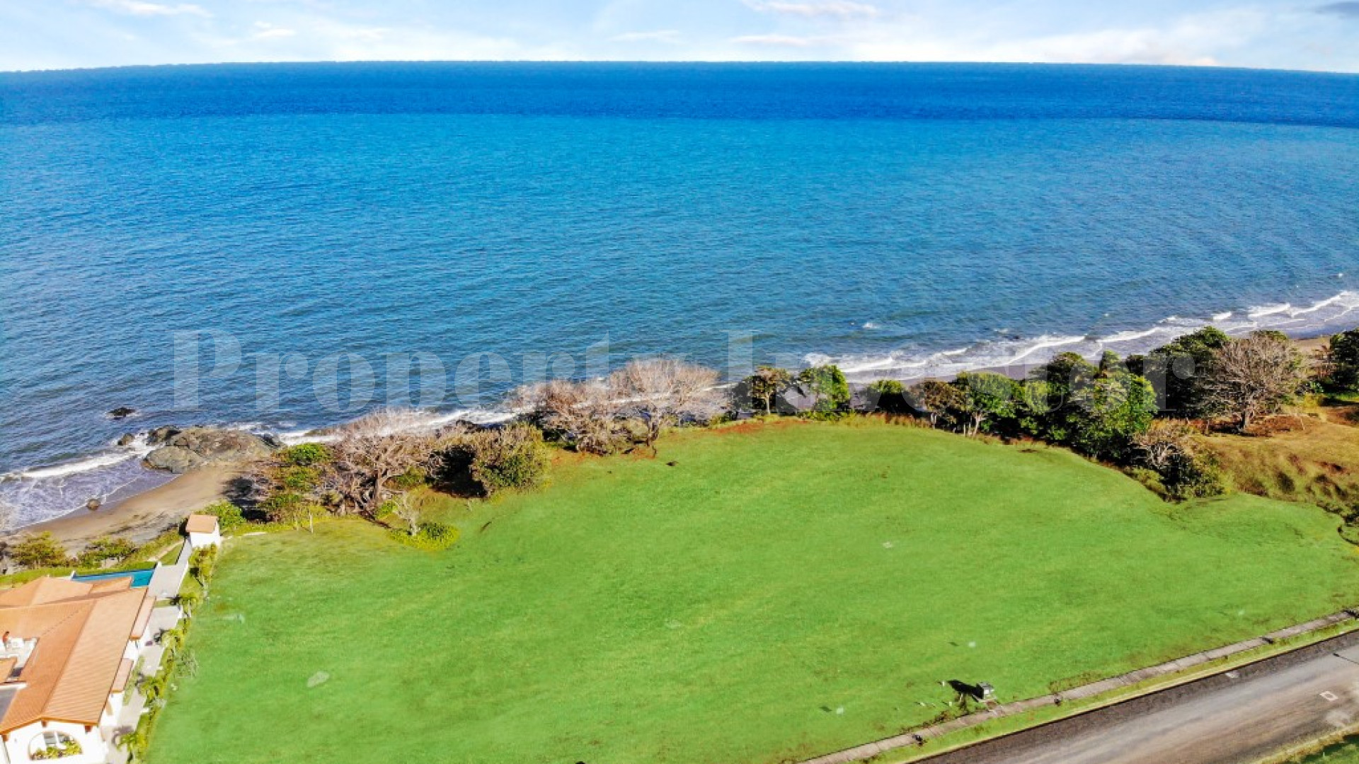 Gorgeous 1,576 m² Beachfront Freehold Lot for Sale in Pedasi, Panama