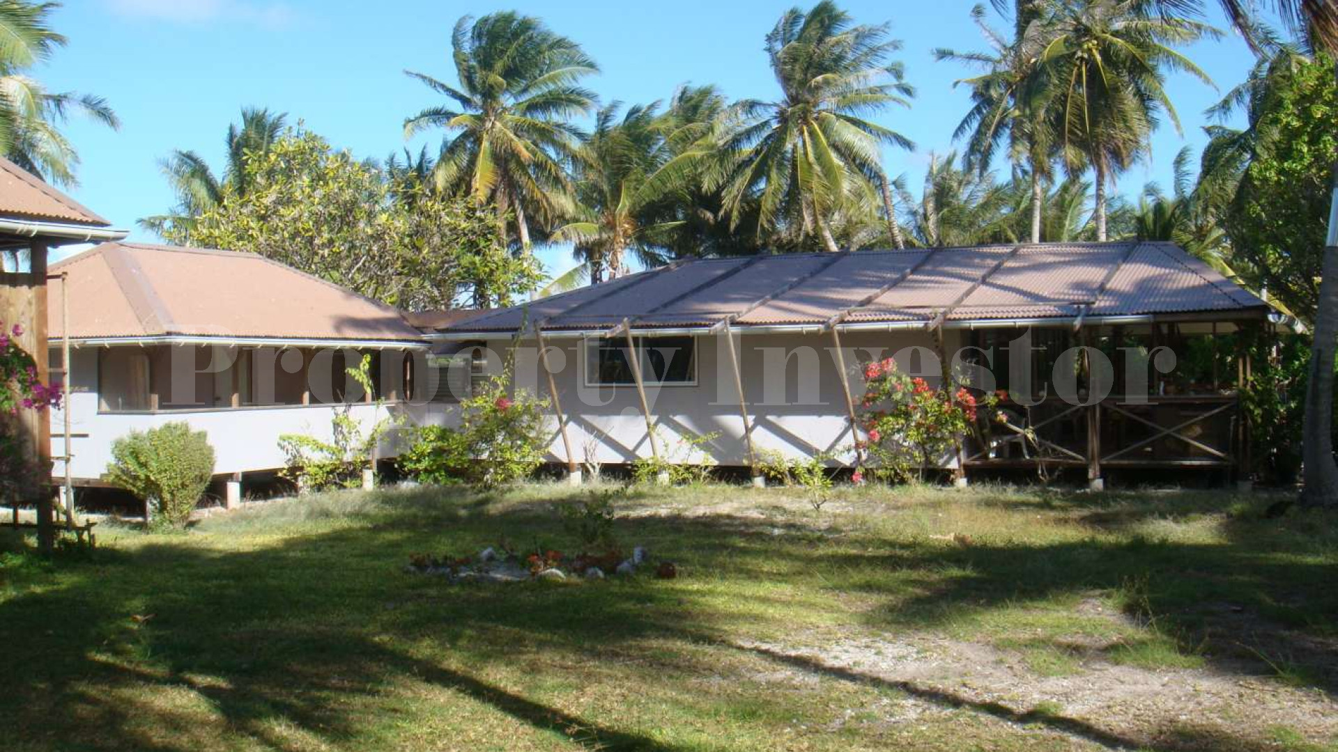 3.36 Hectare Private Boutique Island Retreat with 5 Bungalows in French Polynesia