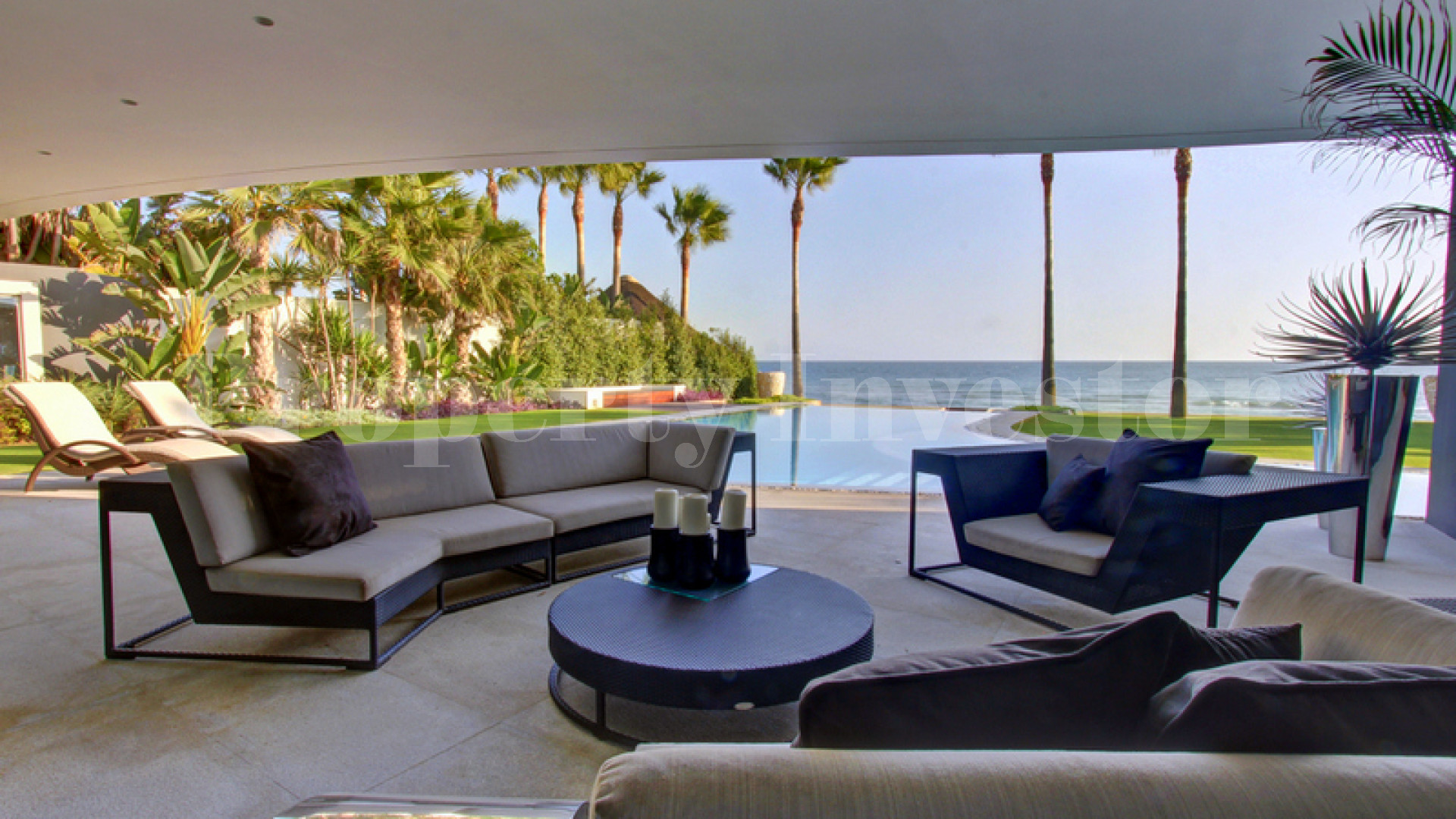 Modern 6 Bedroom Beachfront Villa in Marbella