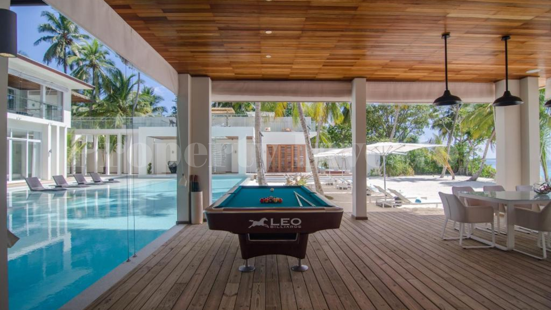 Эксклюзивная курортная частная резиденция с 6 спальнями на пляже на Мальдивах