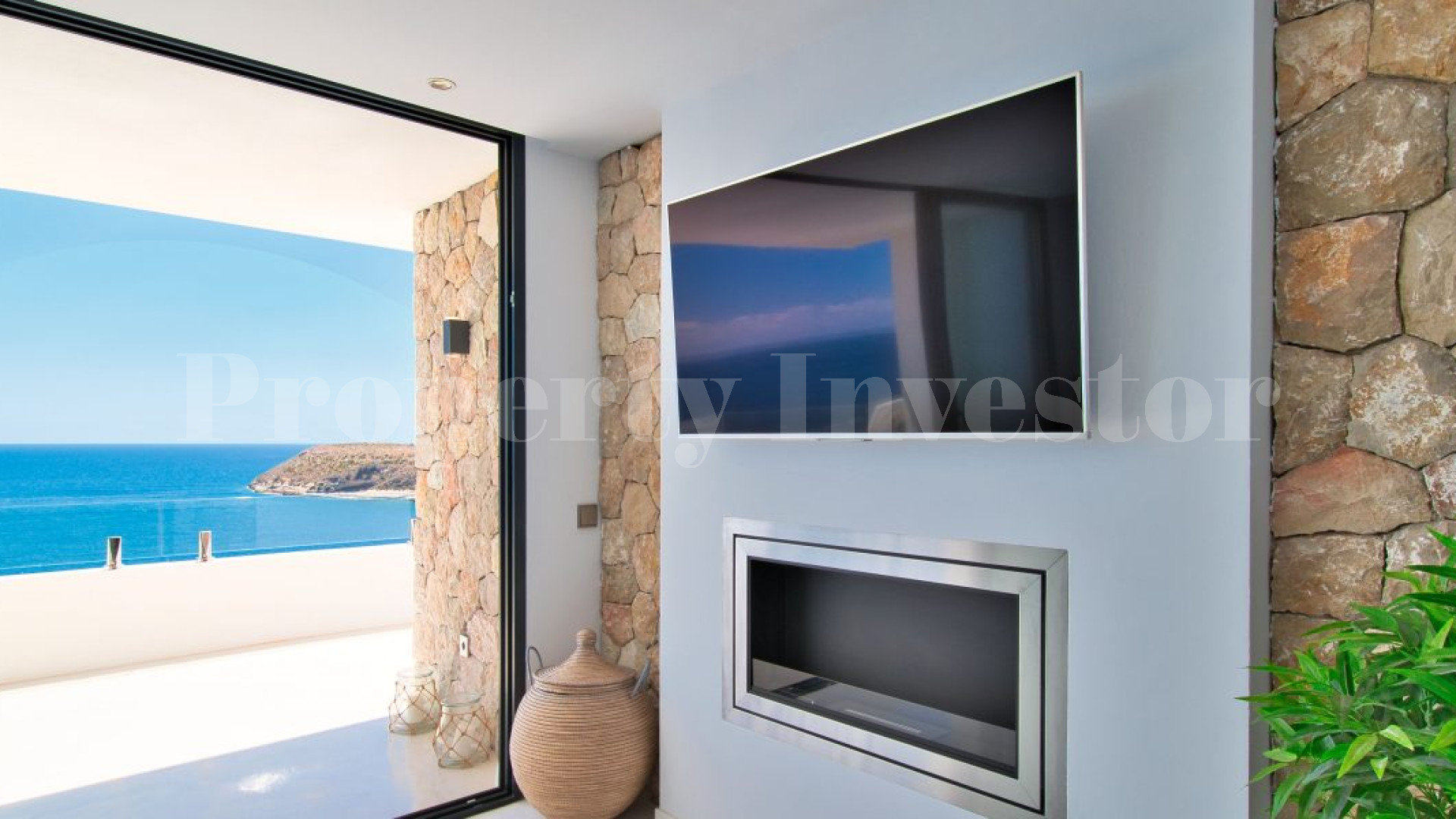 Luxury 2 Bedroom Sea View Apartment on First Line Near Palma