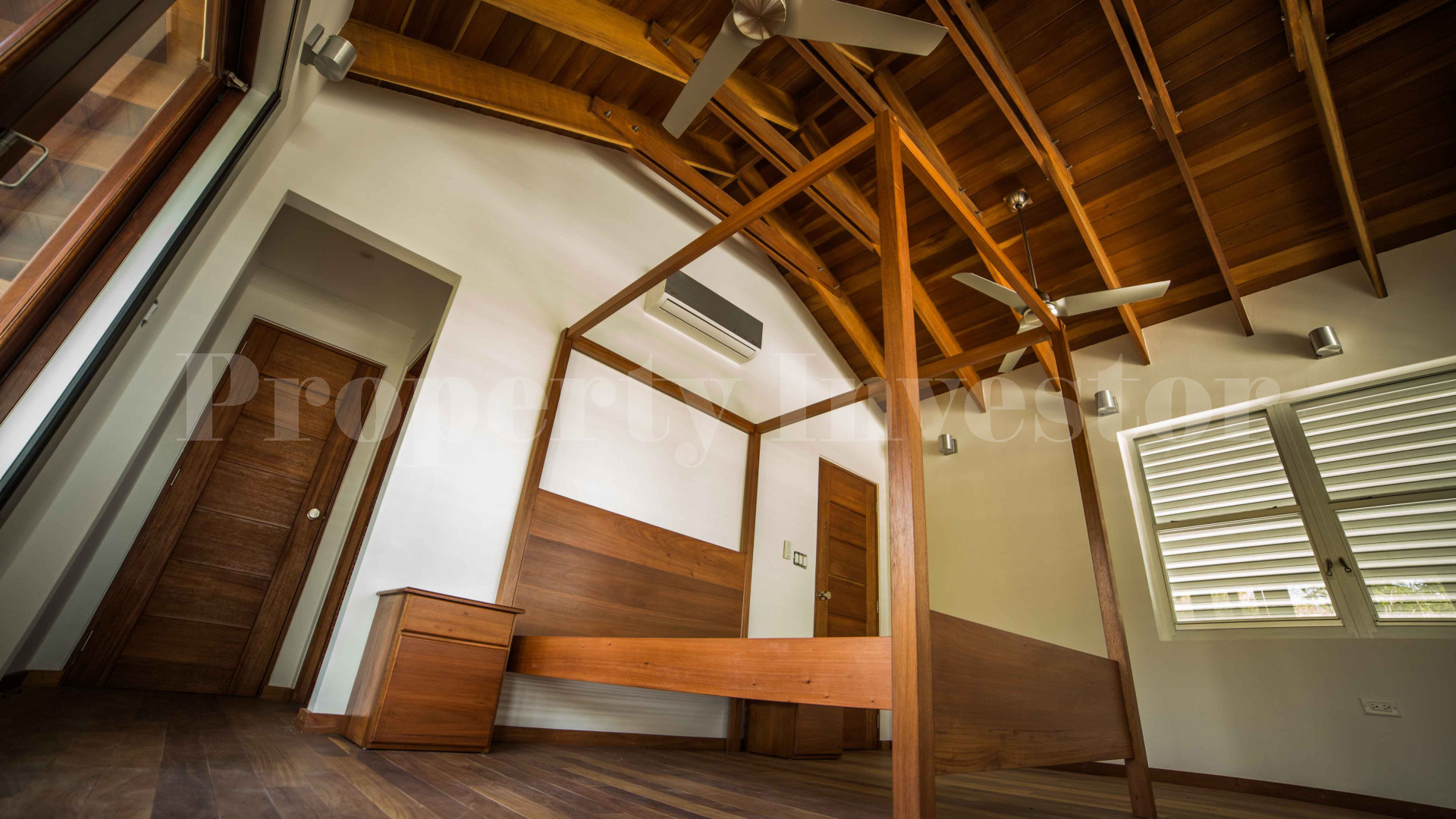 Продаётся потрясающий роскошный дом на 4 спальни с панорамным видом на 360 градусов на океан в Плайя Венао, Панама