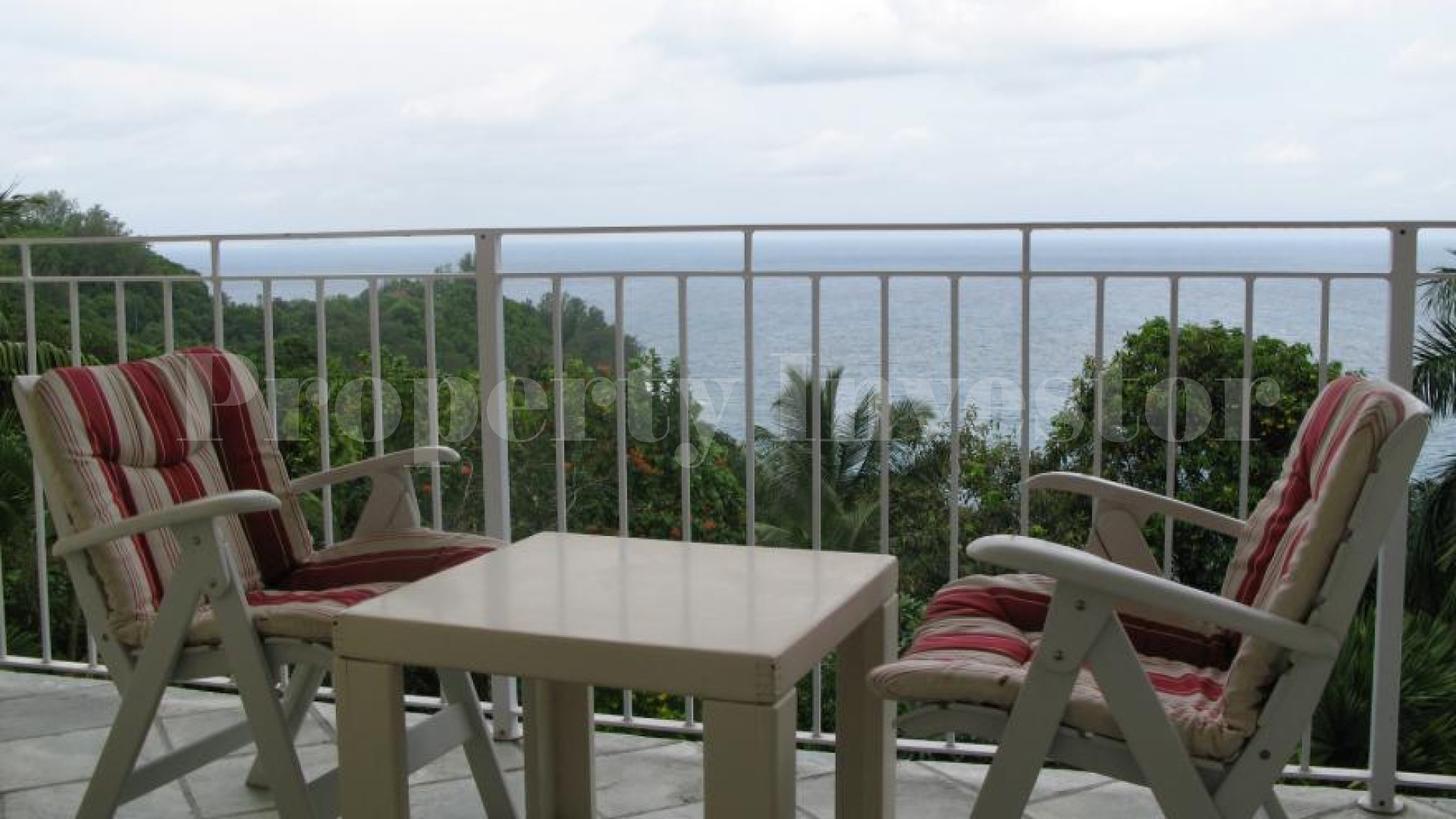 Продаётся восхитительная и особенная вилла с 4 спальнями с видом на море на Сейшелах