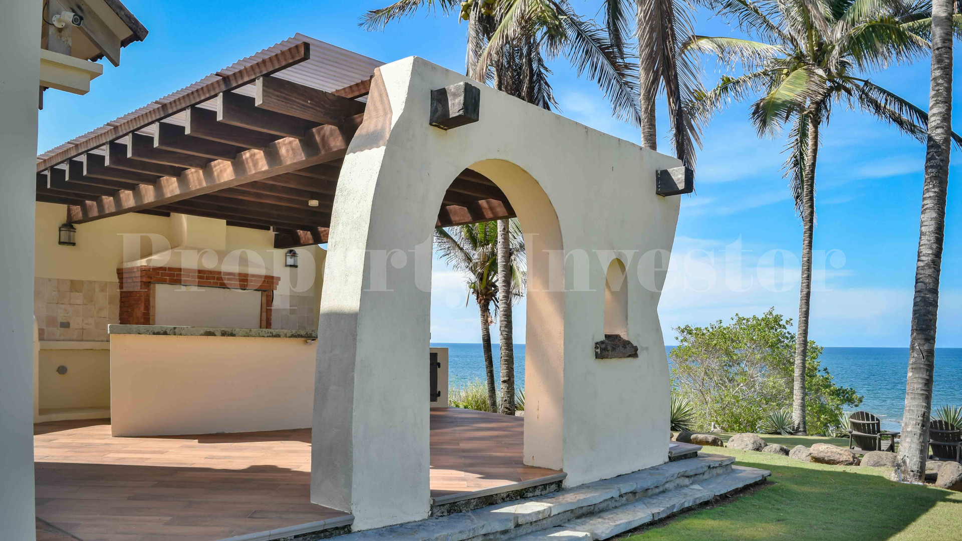 Продаётся потрясающий роскошный дом на 4 спальни в стиле испанского колониального возрождения в Педаси, Панама