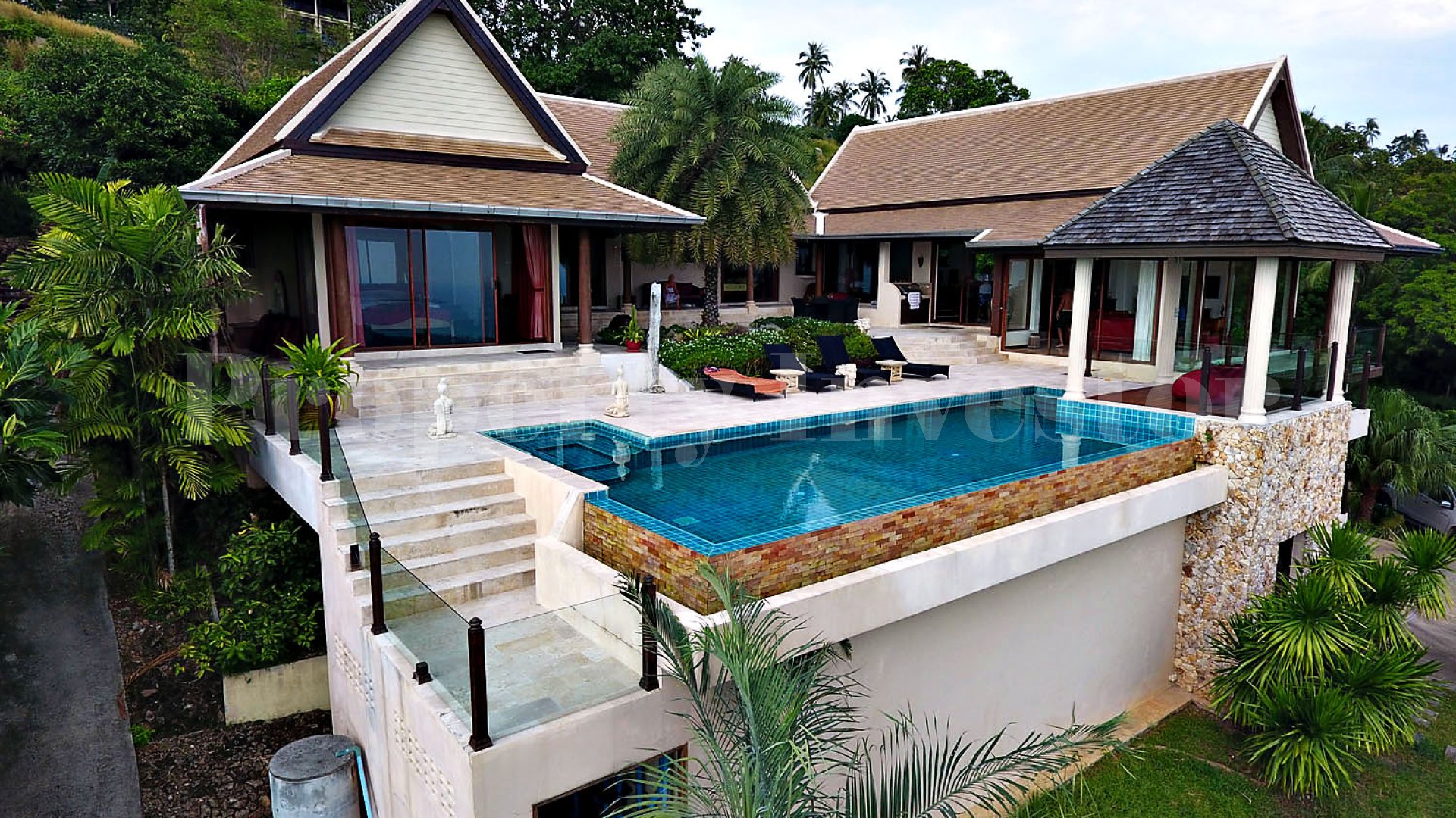 Hilltop seaview villa