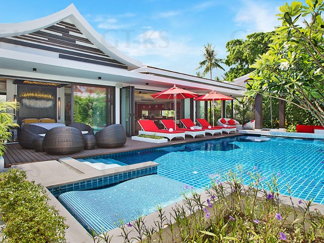 5 Bedroom Beachfront Villa for Sale in Baan Mango
