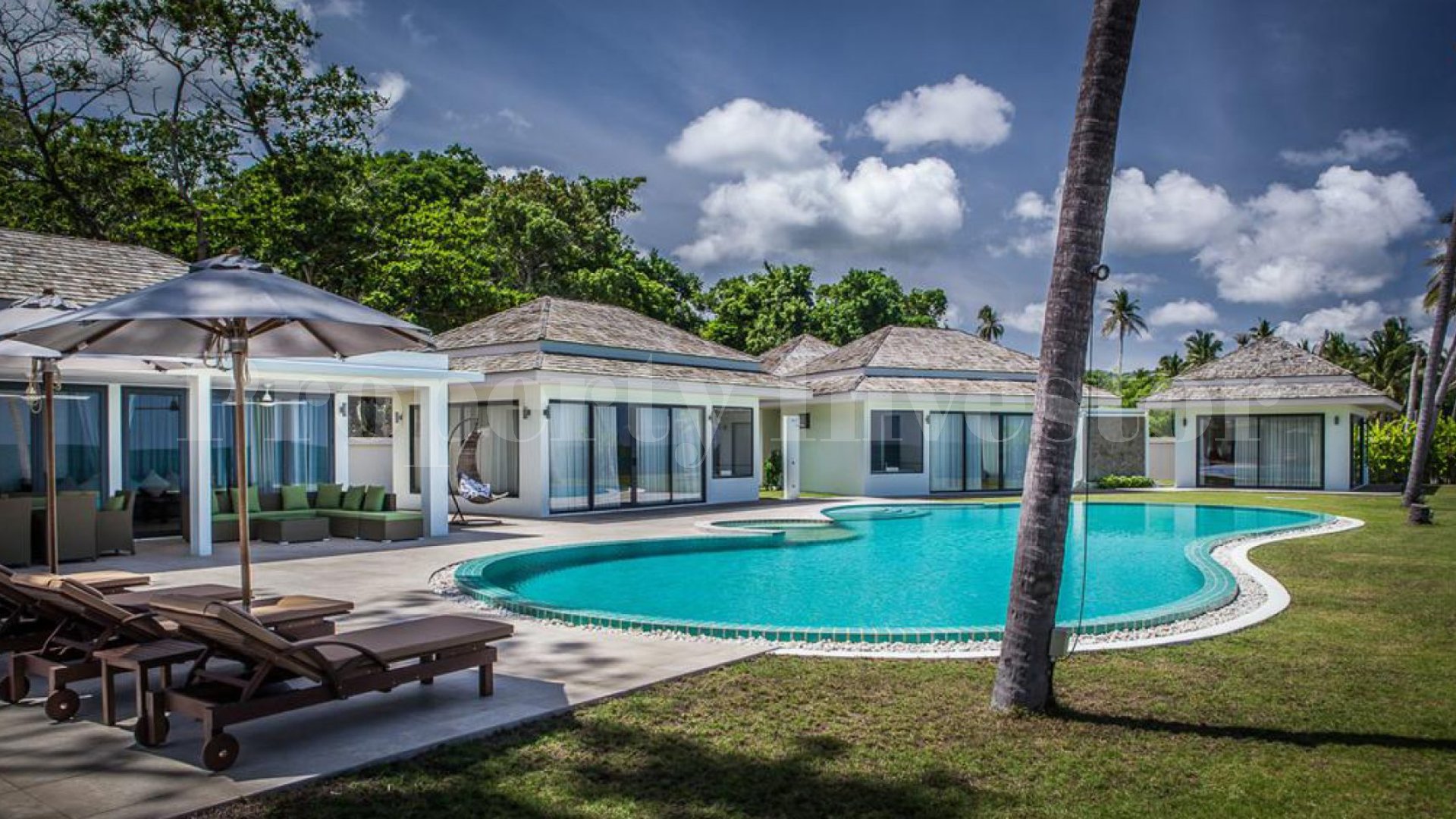 Stunning 4 Bedroom Modern Beachfront Villa with Private Beach Access for Sale in Koh Samui, Thailand